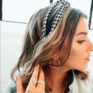 🥳HOST PICK!!!🥳🌸 Houndstooth Top Knot Headband 🌸